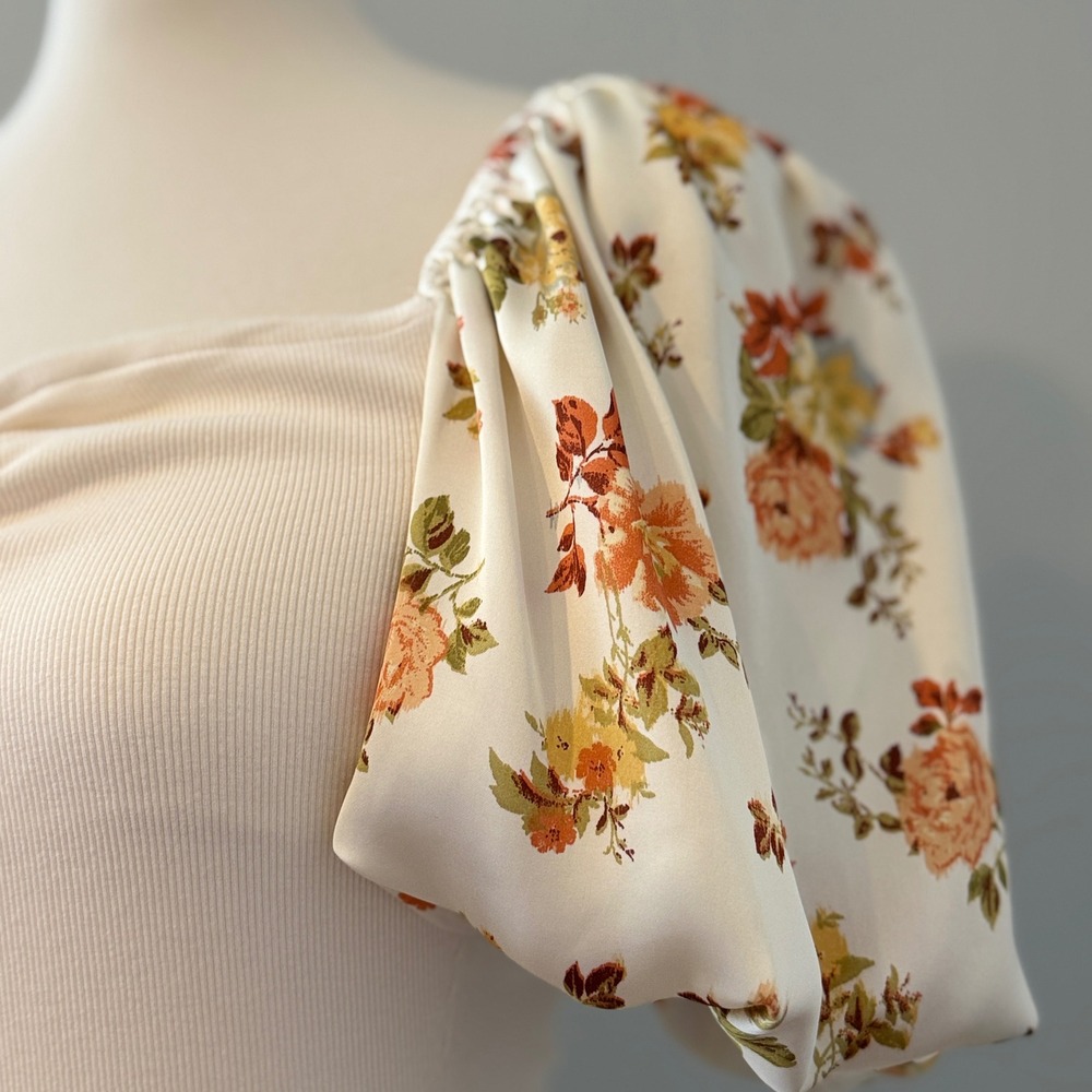 Puff Sleeve Floral Bodysuit – Cream Ribbed Knit Romantic Coquette Top – M - Picture 7 of 16